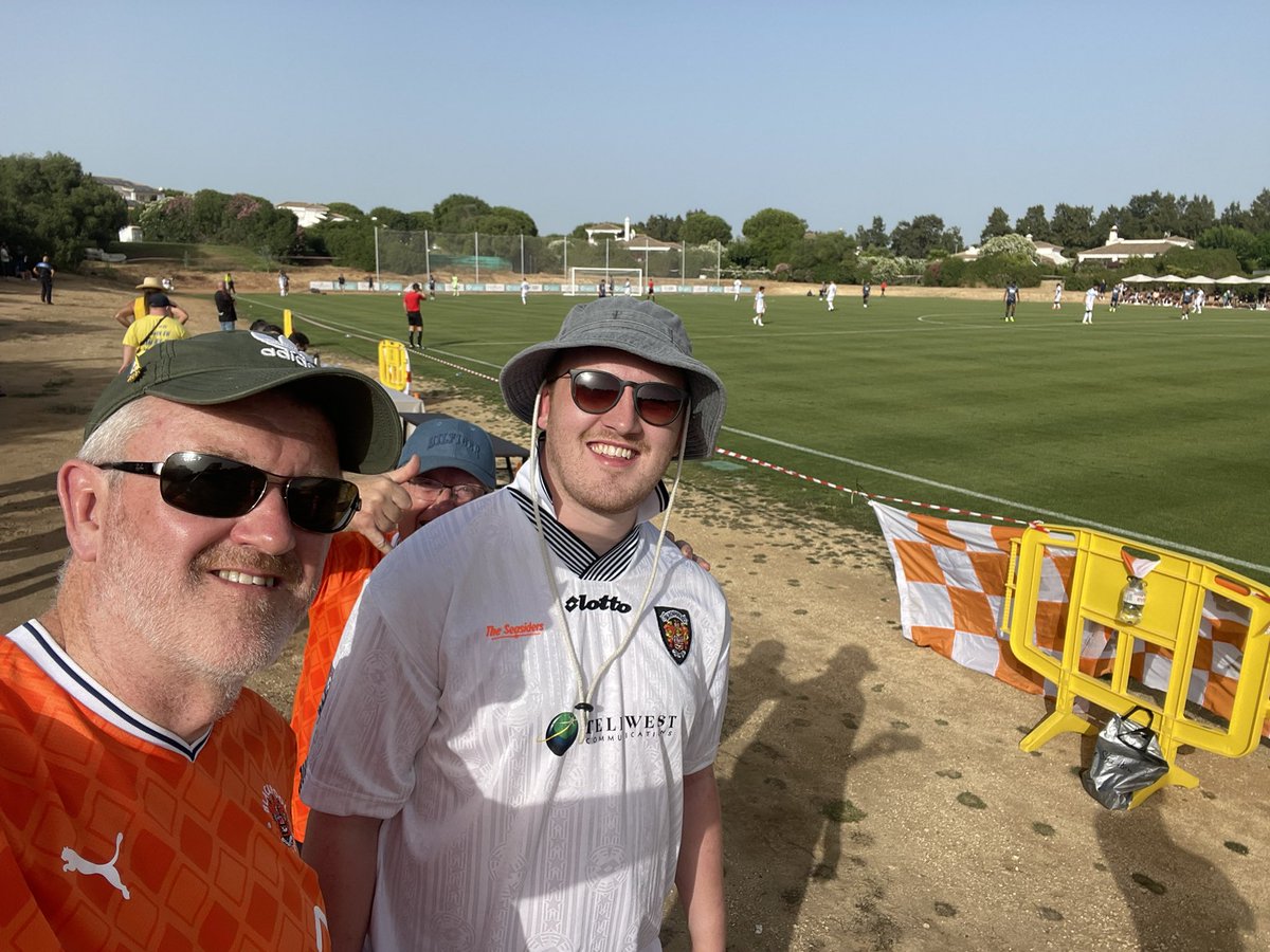 Underway in Cadiz!! 30 mins  0-0. Kyle getting stuck in. Passing well.