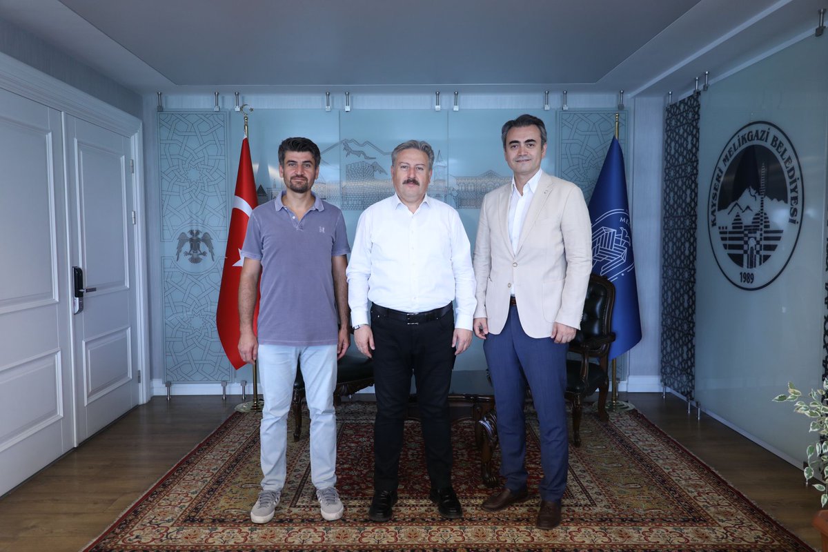 kayseritabip's tweet photo. Tabip Odamızın Yönetim Kurulu Başkanı Doç. Dr. M. İlhan Şahin ve Yönetim Kurulu Üyesi Dr. Birkan Ülger, Melikgazi Belediye Başkanı Doç. Dr. Mustafa Palancıoğlu’nu ziyaret ettiler. Misafirperverlikleri için teşekkür ederiz. https://t.co/jqtDgWytJg