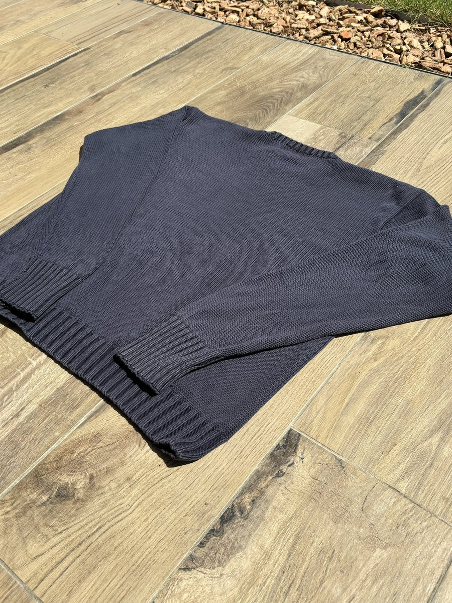 dressingvinted's tweet photo. Arrivée du jour pull Ralph Lauren, 100 % coton bleu marine
Mon Vinted https://t.co/nlXt4VgCZU… https://t.co/AKq1GcT9wx