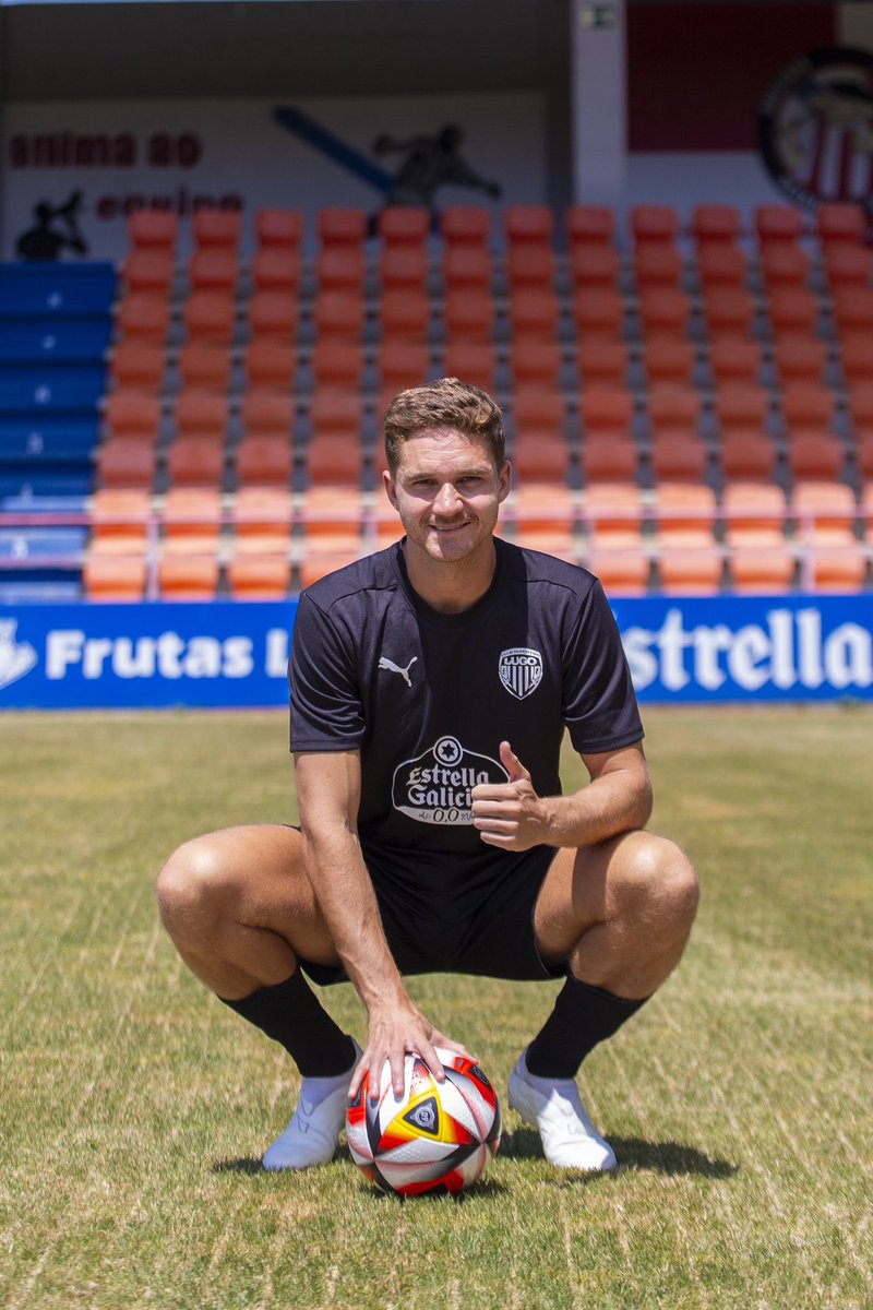 CDeportivoLugo's tweet photo. 🦞 O mariscal donostiarra. 

#BenvidoJonCeberio
#ForzaLugo https://t.co/reuWbGArpo