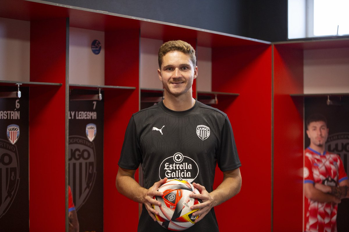 CDeportivoLugo's tweet photo. 🦞 O mariscal donostiarra. 

#BenvidoJonCeberio
#ForzaLugo https://t.co/reuWbGArpo
