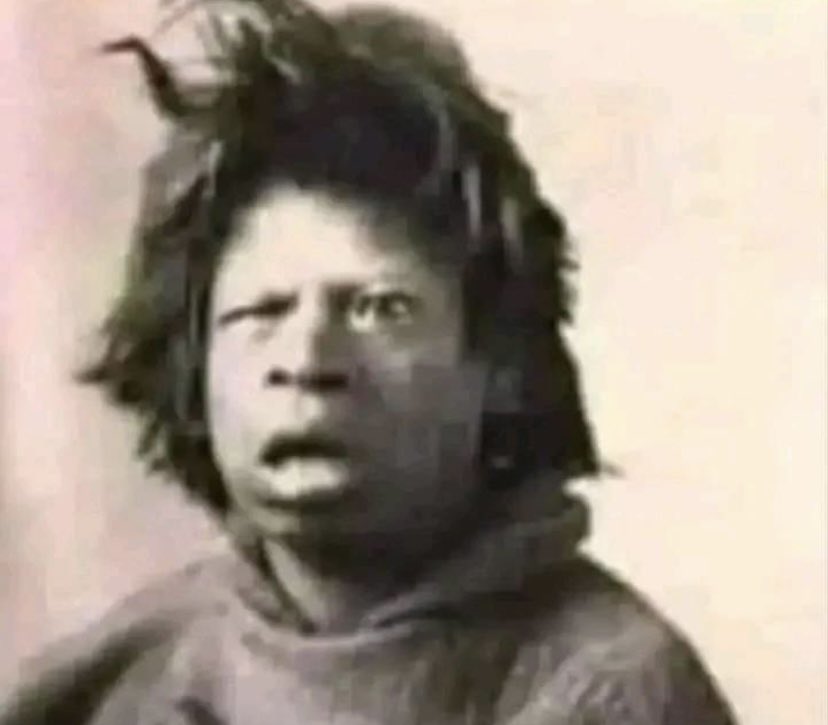 لما تكون قاعد في الظلام  تبكي وياتي احدهم يولع النور 😂😛😹