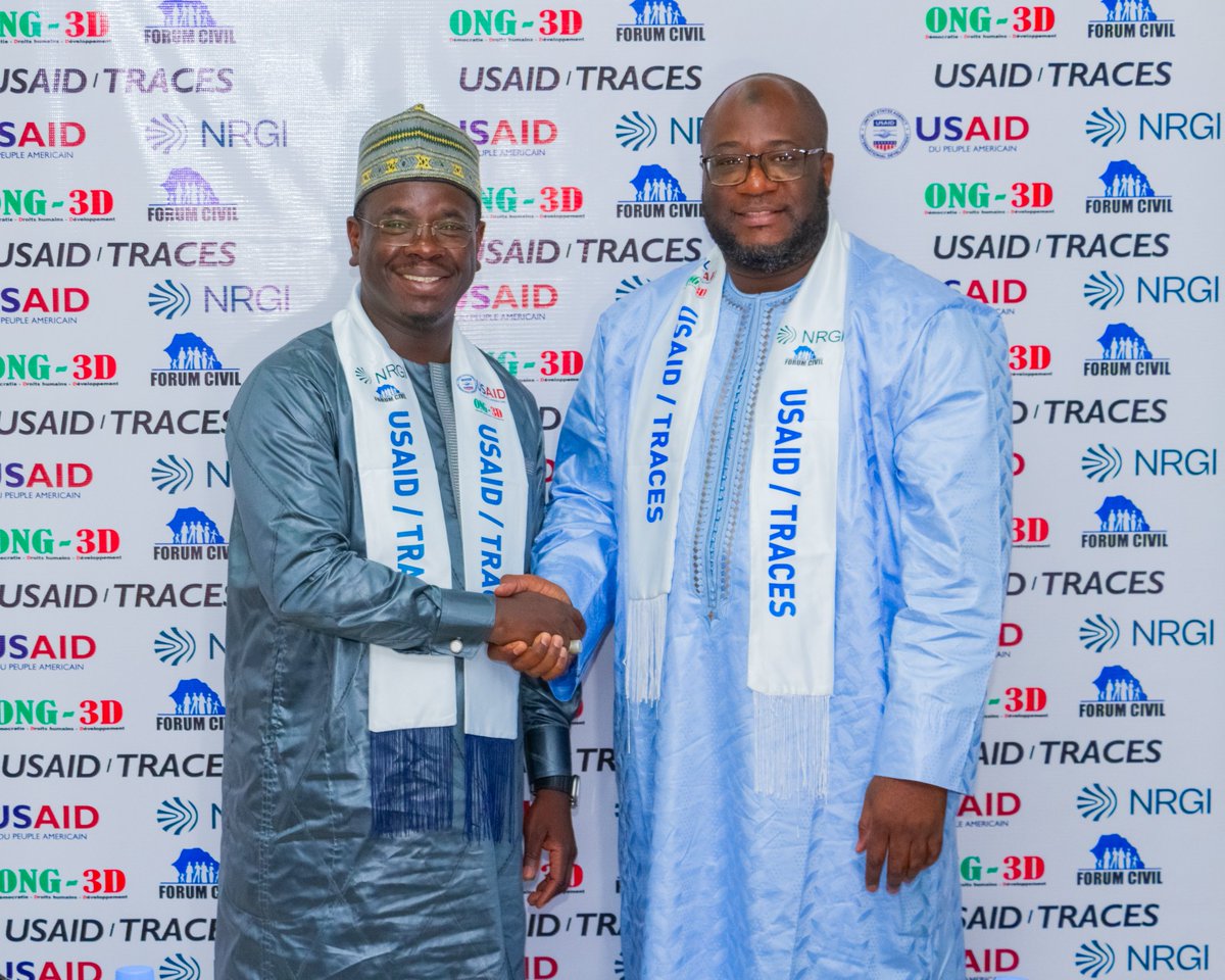 BirahimeSeck's tweet photo. Nos remerciements appuyés à Monsieur @BirameSouleye, Ministre de l'Energie, du Pétrole et des Mines pour votre présence et votre engagement rassurant pour la garantie de la transparence dans le secteur extractif @USAIDSenegal @NRGInstitute @NRGIfr https://t.co/Ia6wZLpR7U