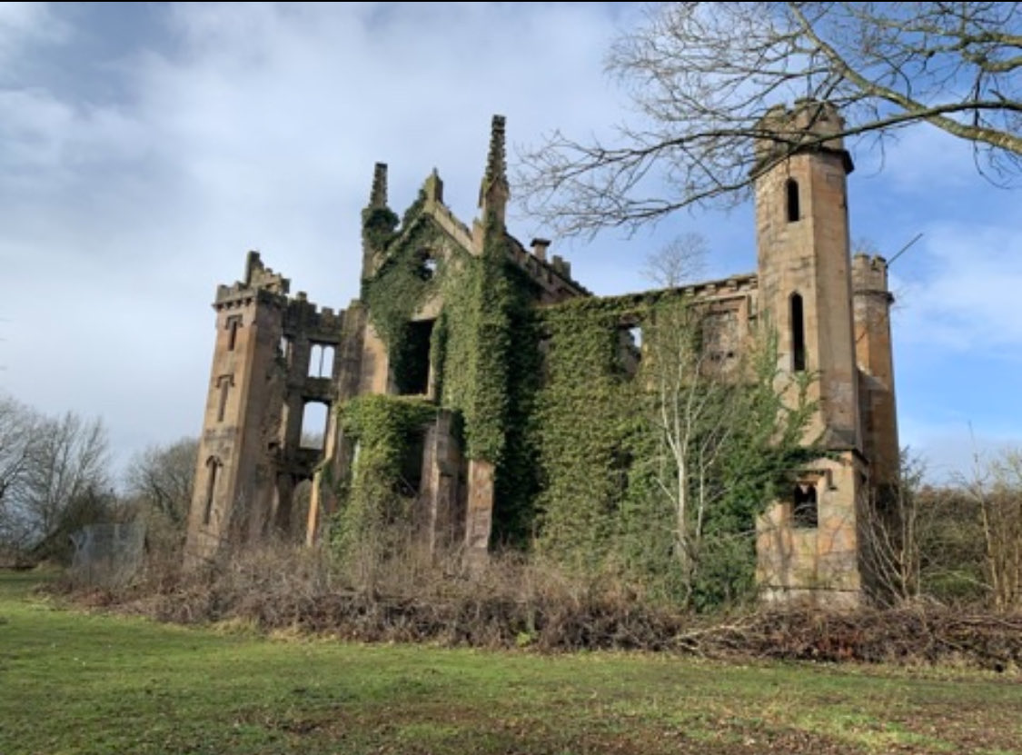 Travelaura_'s tweet photo. Scotland has many abandoned buildings which used to be hospitals and grand mansions. https://t.co/Fd6jNb1SeE https://t.co/Sk0kYffBos