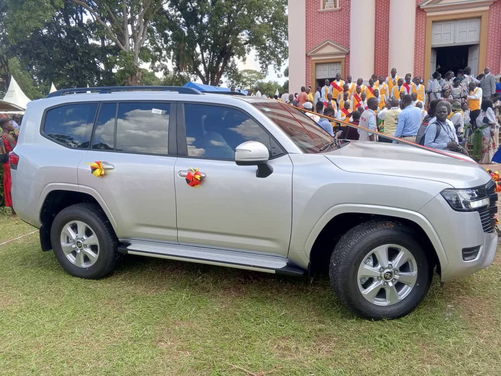 joshjeje2's tweet photo. The Inter-religious Council has issued a statement condemning the youth who are planning to march to Parliament in protest against corruption. Now you understand the influence of M7's car donations to religious leaders.
Interestingly these people celebrate the late Janan Luwum. https://t.co/hc2HlbmXyb