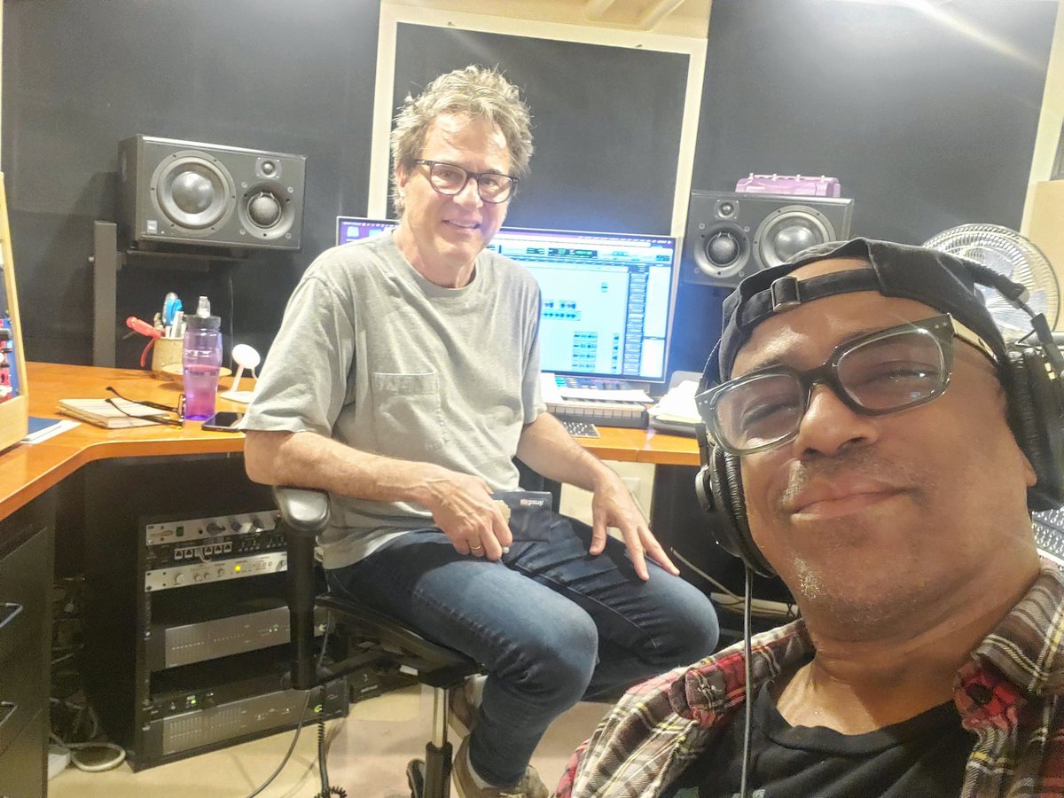 thejuicevox's tweet image. The great Kevin Bowe always makes work fun. #SessionWork #TheKillRoom #singer