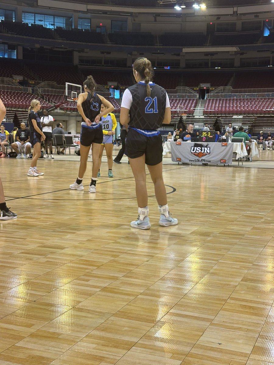 Thank you <a href="/wke_hoops/">WKE Basketball Club</a> for the best 3 summer of basketball, going to miss this program💙