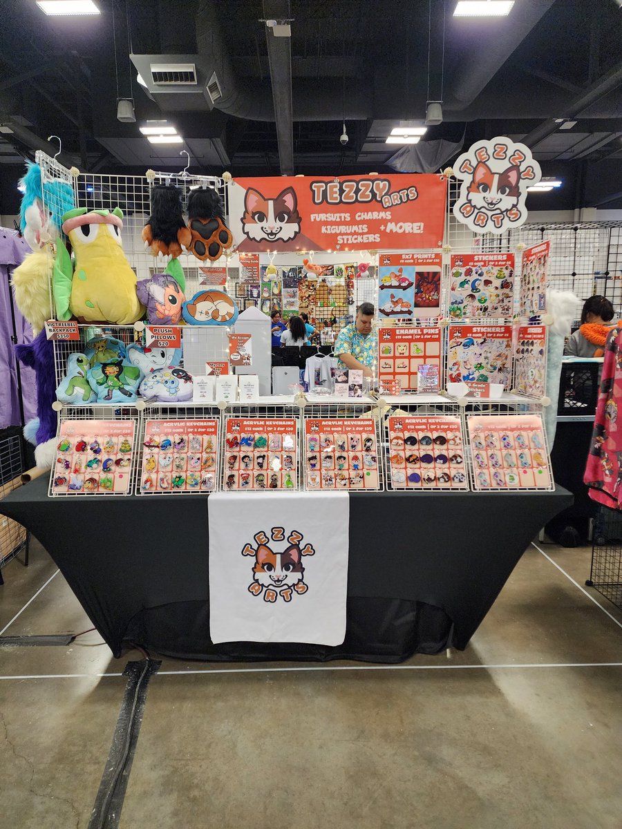 Tezzy_Arts's tweet photo. I'm out here at Classic Game Fest! I'm table 644! Hope to see y'all here this weekend! https://t.co/d7vv6ozJLb