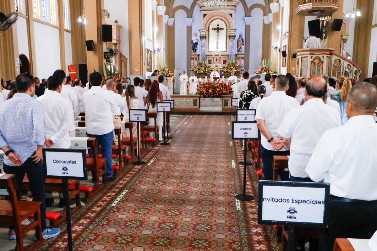 Gracias de todo corazón amigos, por acompañarnos en esta eucaristía en memoria de nuestros seres queridos.