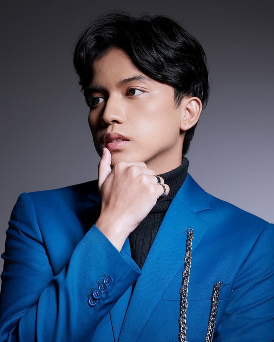 idolgrup_plus62's tweet photo. Makin sukses kariernya bareng @un1ty_official 💙
Sehat-sehat buat Aa sama Keluarga semuanya
Aamiin 🤲

Semangat terus ditunggu Karya-karya terbarunya 🤗

#HappyBirthdayFAJRI
#Fajri #JINATION
#UN1TY #YouN1T
#KapitalEntertainment

#AhmadMaulanaFajri
#IdolGroupPlus62 https://t.co/6bpKTKQYMt