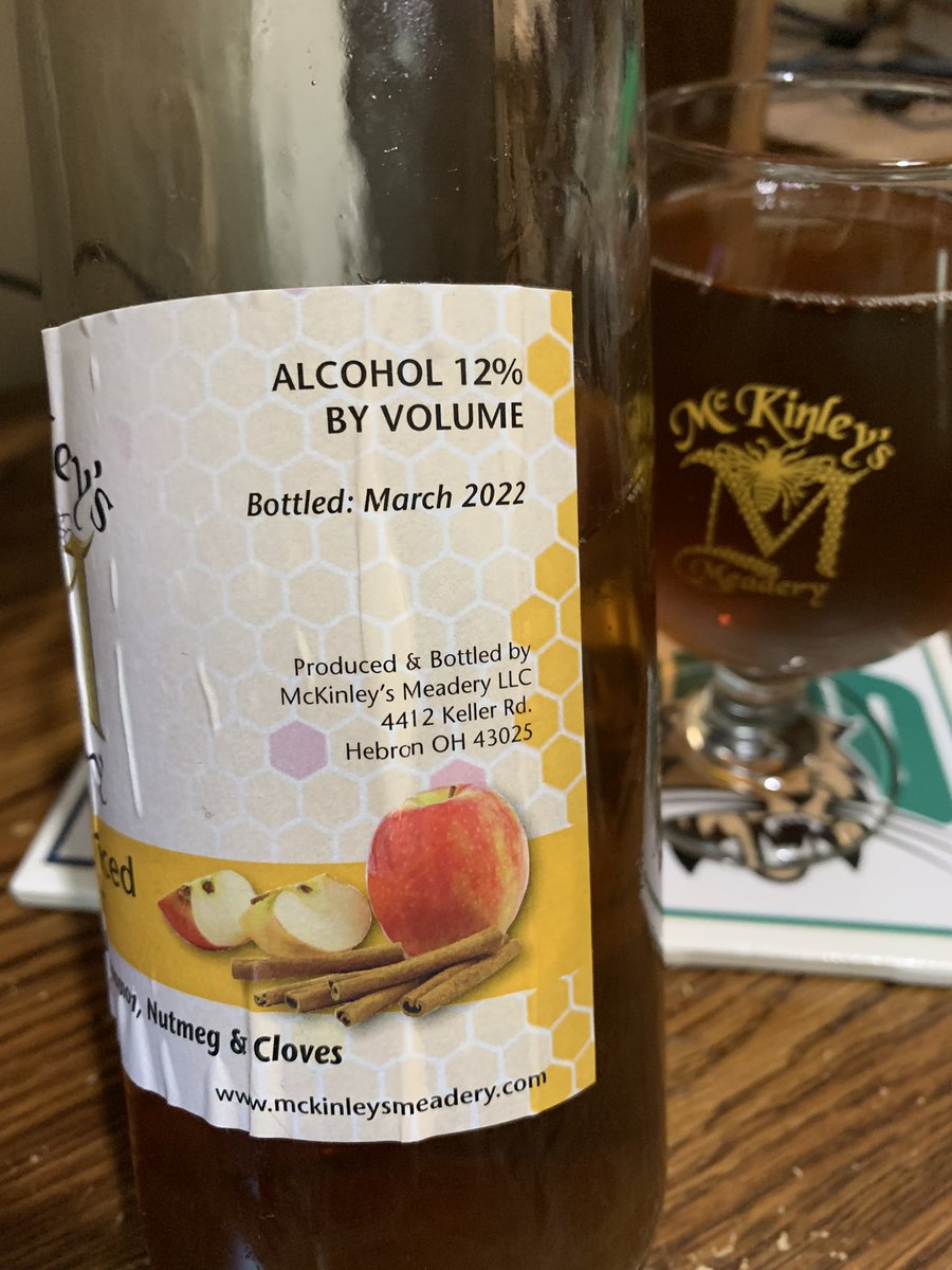 RealBMaxwell's tweet image. Another crappy work week over with, time for #McKinleysMeadery Sweet Spiced Cyser 🍎🍯💪😎 #drinklocal #properglassware @CorkBeer @PaulOBrien10 @ErmiyasDESTA @BenschopElroy @decoreape7 @cb_phil @Bilcro @mjpm67 @LordOfGrudges @ephoustonbill @badhopper @JohanBBT @qblacklock