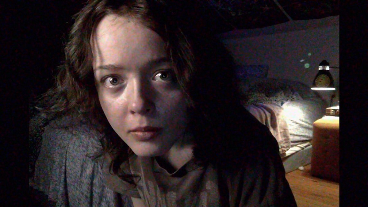 Reverse Shot (@reverse_shot) on Twitter photo Thrilled to launch a new column by <a href="/shonnienelow/">Shonni Enelow</a> on contemporary screen acting, attempting to discern a new or newly resonant style of performance.
First up, an analysis of Anna Cobb's Casey in <a href="/sapphicspielbrg/">Jane Schoenbrun</a>'s WE'RE ALL GOING TO THE WORLD'S FAIR.
reverseshot.org/features/3237/⦠Thrilled to launch a new column by <a href="/shonnienelow/">Shonni Enelow</a> on contemporary screen acting, attempting to discern a new or newly resonant style of performance.
First up, an analysis of Anna Cobb's Casey in <a href="/sapphicspielbrg/">Jane Schoenbrun</a>'s WE'RE ALL GOING TO THE WORLD'S FAIR.
reverseshot.org/features/3237/ā¦
