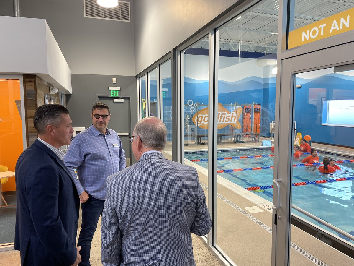 Franchising411's tweet image. Huge thank you to @GoldfishSwim for hosting an incredible #OpenforOpportunity event!

CEO @ChrisMccuiston: “These events bring us back to the initial days of opening our businesses, and everything we thought being a business owner would be. We’ve made tremendous friends and…