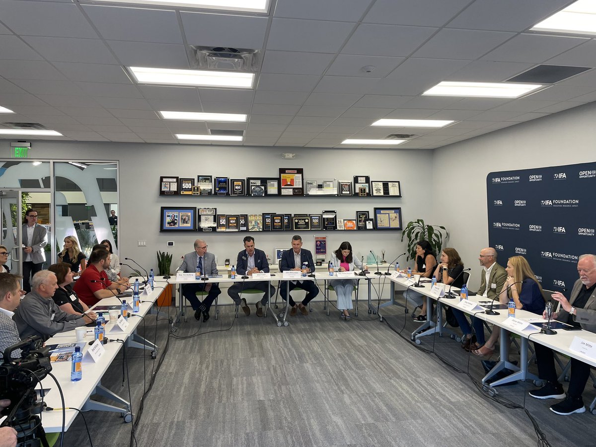 Franchising411's tweet image. Huge thank you to @GoldfishSwim for hosting an incredible #OpenforOpportunity event!

CEO @ChrisMccuiston: “These events bring us back to the initial days of opening our businesses, and everything we thought being a business owner would be. We’ve made tremendous friends and…