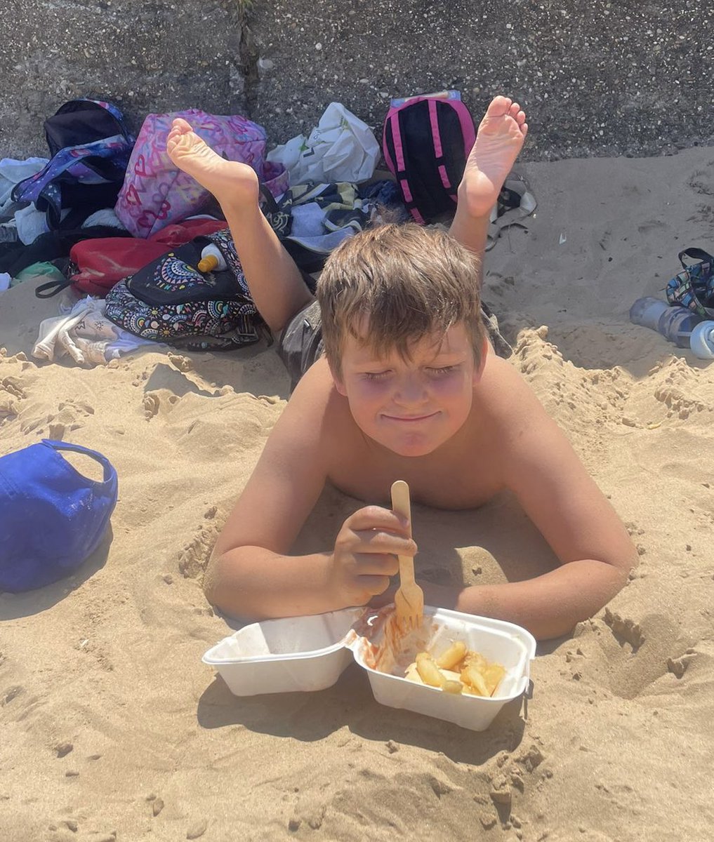 A fantastic, sunny day spent with our amazing Riddings Junior family ☀️ ice-creams, chippy chips 😋 and lots of playing and splashing in the water! And now… rest 🥲