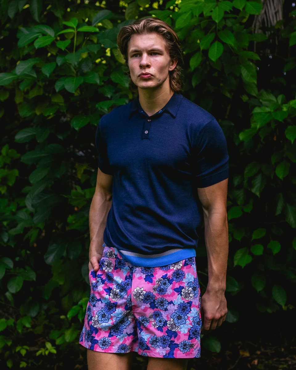 lordsofharlech's tweet image. Pure Luxury with the Pilgrim Polo ✨

Crafted from 70% ultrafine merino, 20% silk, and 10% cashmere, the Pilgrim polo defines elegance and comfort.
Experience the ultimate in menswear luxury. 🌟 #LordsofHarlech #PilgrimPolo #LuxuryMenswear #SummerElegance