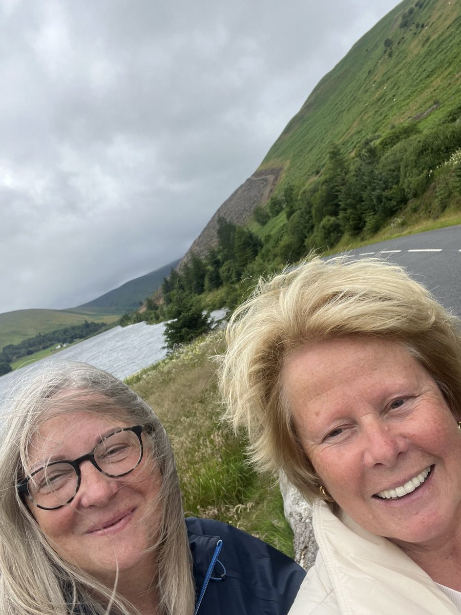 Great meet-up at St Mary’s Loch with <a href="/SallyLoudon/">Sally Loudon</a> ..collaborative leadership, peer reviews, single authorities &amp; how everything begins and ends with communities #PuttingTheWorldToRights