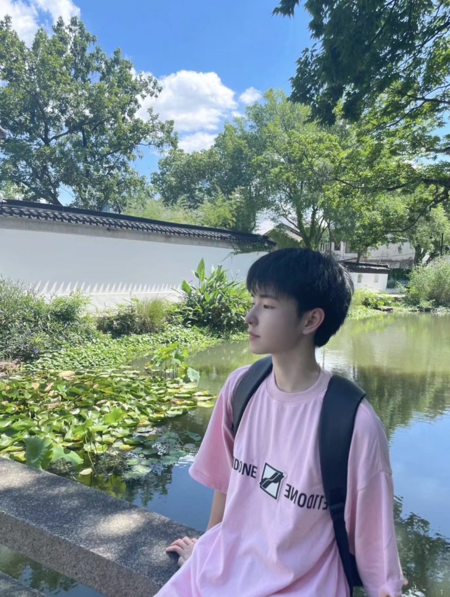 ChiDe19352's tweet photo. 连雨不知春去，一晴方觉夏深。 https://t.co/glCX2J8YNl