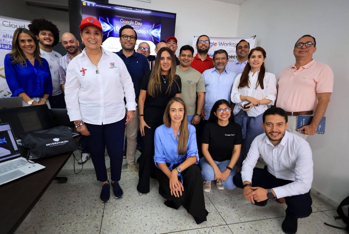 Gobatlantico's tweet photo. ¡MÁS innovación y tecnología para nuestro #AtlánticoParaElMundo! 🚀🌎
💡 El equipo de la Gobernación del Atlántico realizó el primer #GoogleDay, junto a @servinformacion, principal representante de la empresa tecnológica en Colombia, con el propósito de encontrar las mejores alternativas que nos permitan optimizar nuestras funciones y prestación de servicios.
🗣️ “Dentro de los servicios que nos ofrece @Google están herramientas de georreferenciación y caracterización; también nos permitiría mejorar todo el contenido tanto de Rentas, de PQR, atención al cliente, la eficiencia operativa, utilizando la inteligencia artificial”, explicó nuestro secretario TIC , Juan Carlos Restrepo.