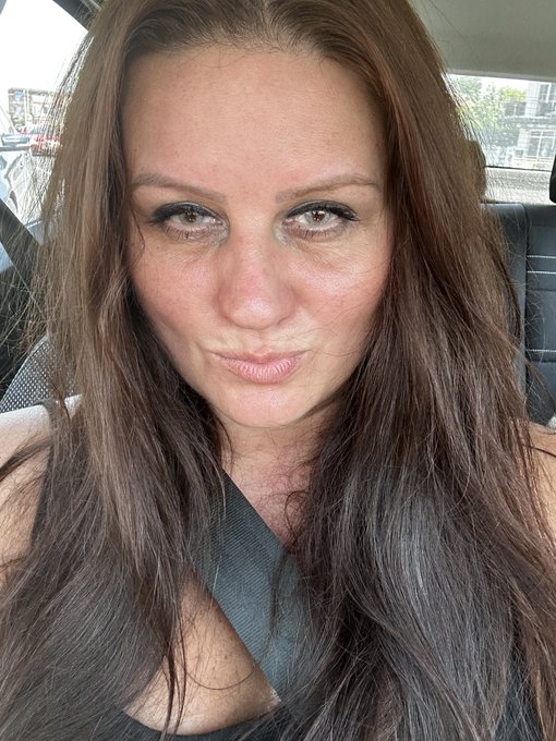 Join my nasty group 😁😈💋💖 https://t.co/np4TG327hH https://t.co/HlKW0knlrl