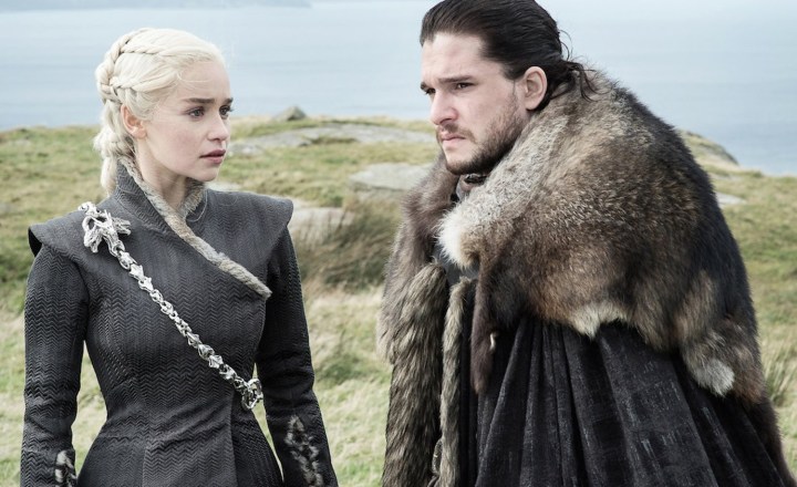 Angelsaasj's tweet image. Game of thrones e The 100 são séries que você sente vontade de reassistir, mas nunca quer chegar nas últimas temporadas