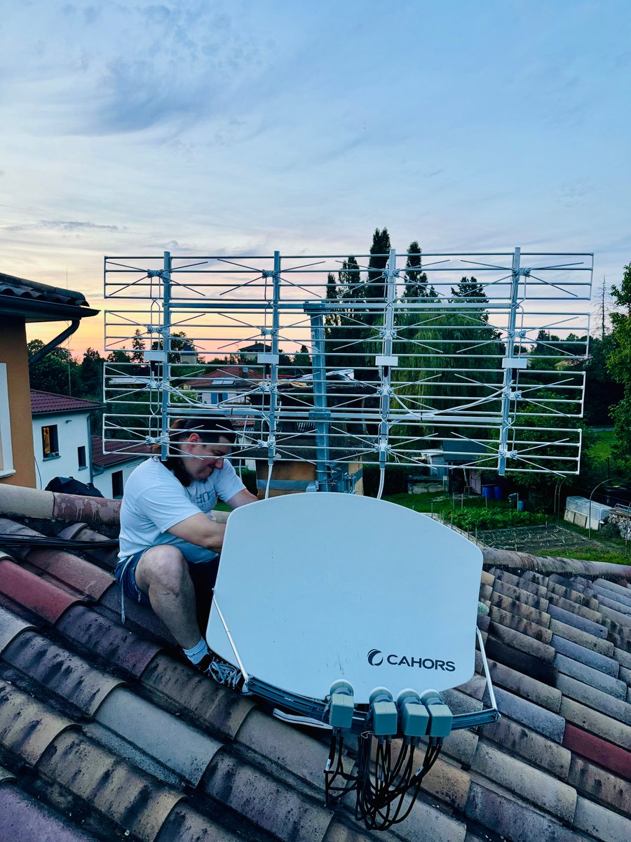 milkywan_net's tweet photo. 📡Petite mise à niveau de notre captation TNT/Satellite 😎Merci @channuss @mattmatt73000 🚀https://t.co/lbIK5Pwn7w https://t.co/uVHgWCkoGi