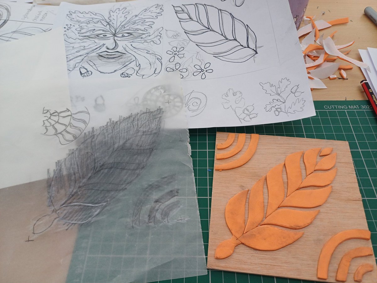 SuziGuy's tweet image. Ta dah, tile imprints done. Looking forward to seeing the results, fanrastic day @CharnwoodGeo #tilemaking