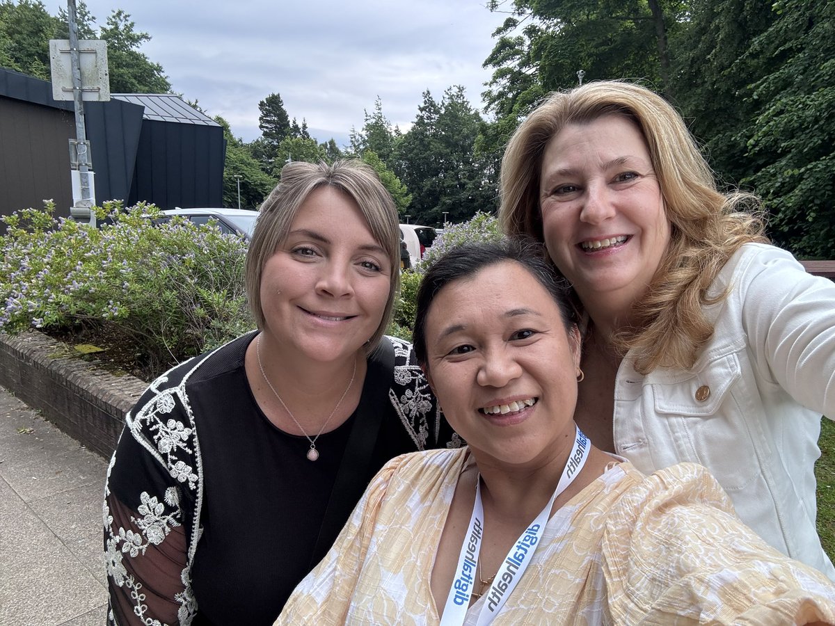 Good to catch up with Kate &amp; Jocelyn at #DHSS24