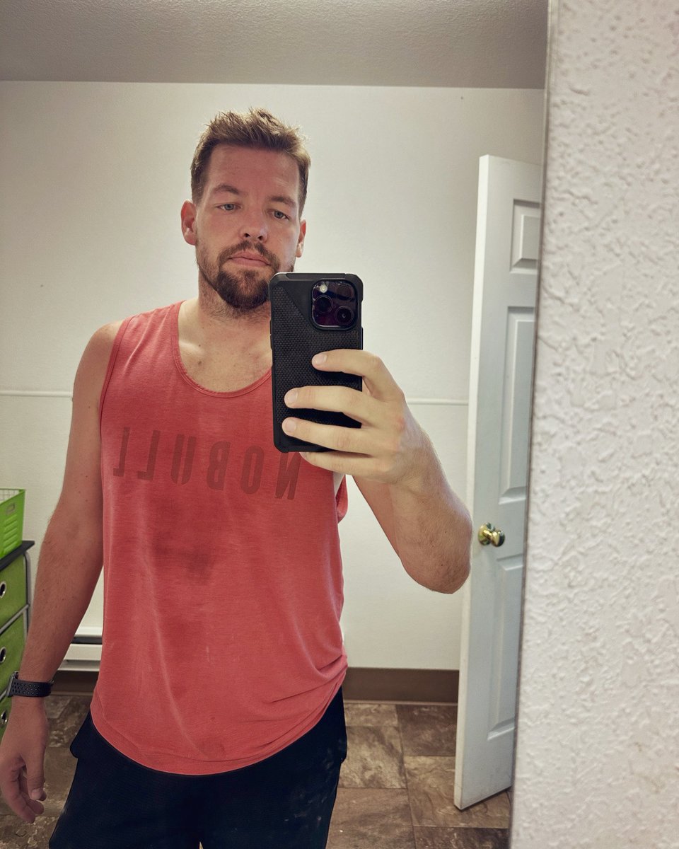bradyexplores88's tweet photo. Workout 🏋️‍♀️ complete ✅ https://t.co/dC4qUWho73