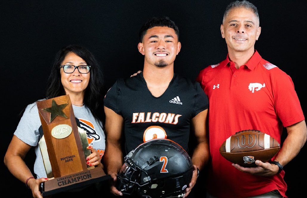 After an amazing visit,I am excited to announce my commitment to the University of Texas Permian Basin!
#FAMILLY <a href="/UTPBFootball/">UTPB Football</a> <a href="/CoachK__Mac/">Kris McCullough</a> <a href="/Kennyhrncir/">Coach Hrncir</a> <a href="/OHSBronchoFB/">OHS Football</a> @Matty_V11 @truhary42000 <a href="/CoachHixOL/">Coach Koty Hix</a> <a href="/_Coach_Knight/">Coach Knight</a> <a href="/Mj_L1nk/">Coach Link</a> <a href="/mcota27/">Michael Cota</a> <a href="/Becky93132832/">Becky Cota</a>