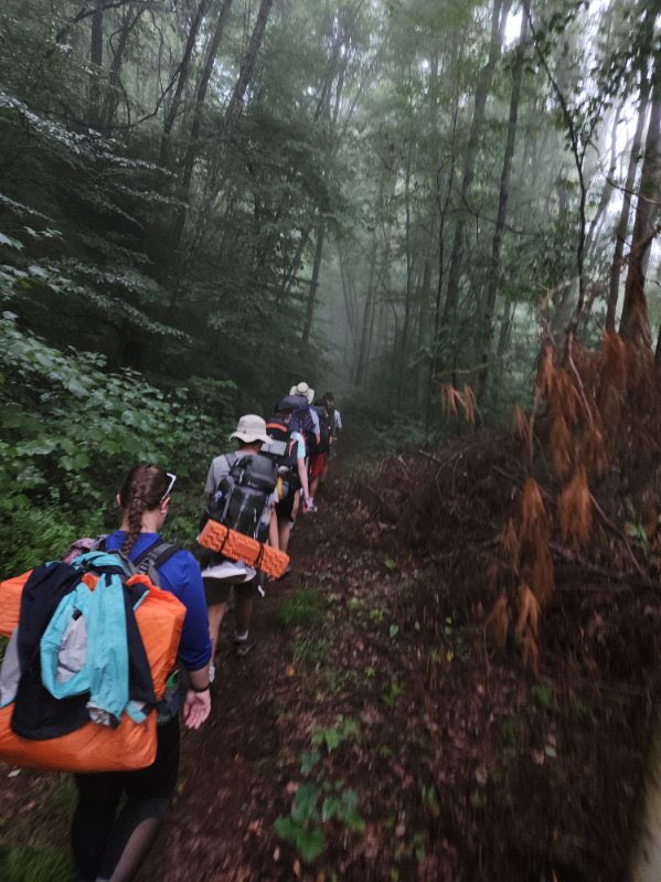 Howie01353073's tweet photo. Hiking in the rain at Summit Bechtel WV
#SummitBechtel #hiking #HighAdventureTrip #SBR #rafting #CAMPFIRE #bigzip #exploration #mining #youth https://t.co/WH6uCVQ4o7