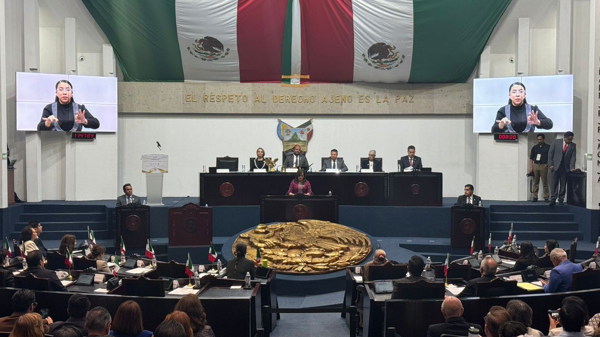 gobiernohidalgo's tweet photo. El gobernador
@juliomenchaca_, participa en la sesión solemne del
@CongresoHidalgo donde se llevará a cabo la develación en letras de oro en el Muro de Honor. https://t.co/ItCrP0qEJn