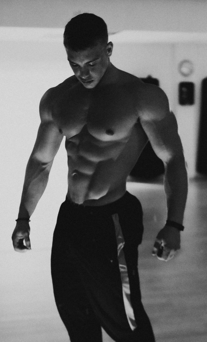 Foliveralpha's tweet photo. Your paycheck belongs to me 
#cashmaster https://t.co/ZLJgKxBXaR