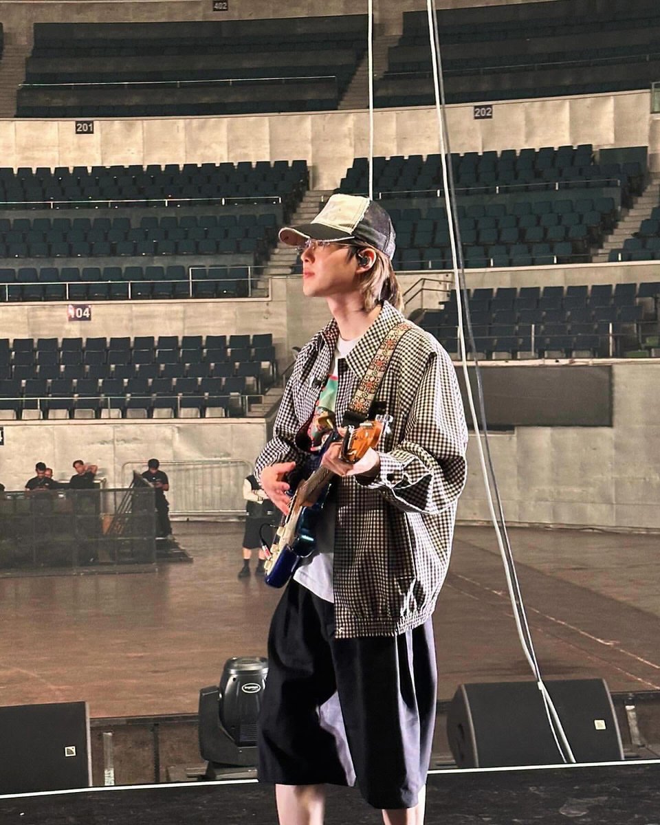 knockknock0408's tweet photo. SUHO ins : 단짠단짠 World tour🌏 https://t.co/zPHHBv8941