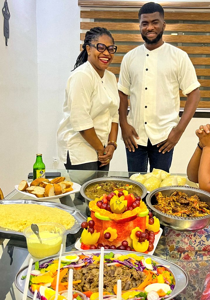 #Thread
Récemment à #Abidjan, nous avons pris un réel plaisir de répondre à la demande des clients de <a href="/FrutifreshT/">Frutifresh Togo🇹🇬</a>. Notre Directrice a exécuté la mission sur place afin de satisfaire les clients et amoureux de nos délices.

1/4
#TgTwittos #CIV225
