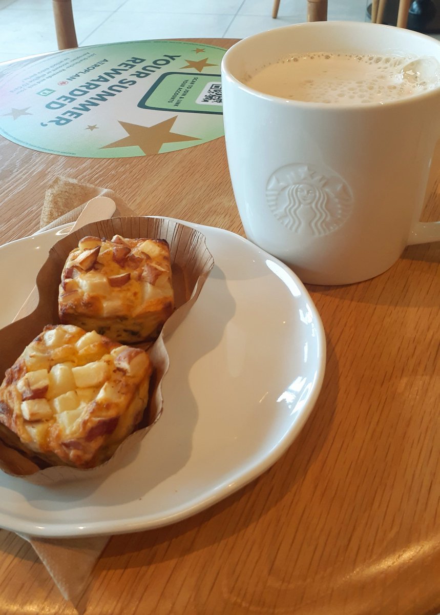 Jane4577's tweet photo. Breakfast @Starbucks 
Delicious  ☕ https://t.co/EY24P7Cgdd