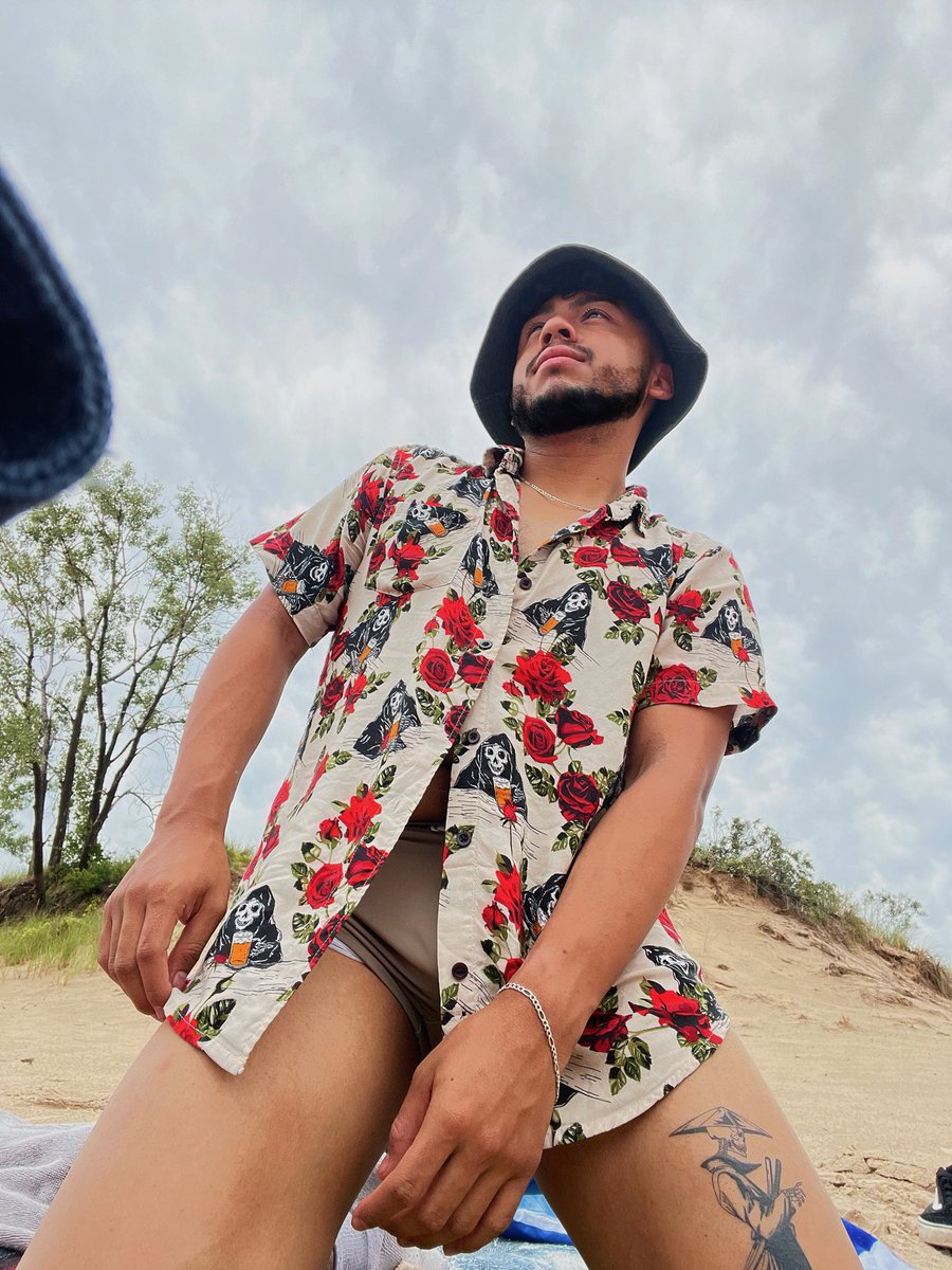 duhh38's tweet image. Uncut Beach Boy
#uncut #beachboy