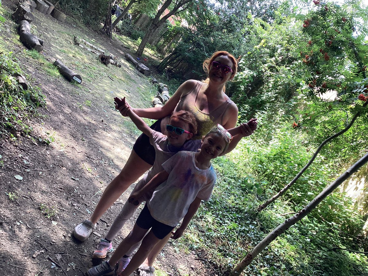 TheEllisY1's tweet photo. We looked a bit more colourful at the end of the day than the start of it! https://t.co/DkABhOU400