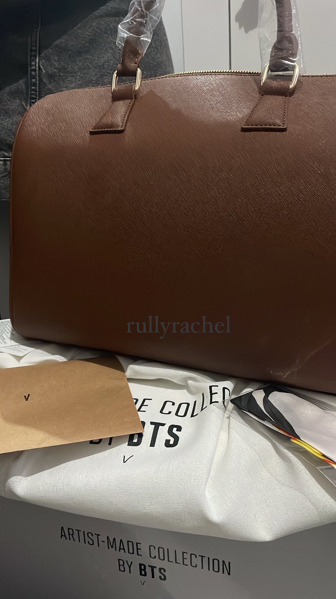 rullycious's tweet photo. aaaannddd finallyyyyy i got my mute boston bag by V on my bday hehe 🥹🫶🏽 https://t.co/1vIRM5WIwX