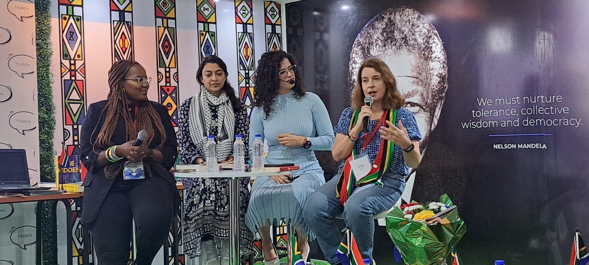 "The Personal is Political". Talking women's stories this morning in Caracas, Venezuela at the <a href="/filven_cultura/">FILVEN</a> book fair with <a href="/TakalaniM6/">Stories by Takalani M</a> and <a href="/ShubnumKhan/">Shubnum Khan | Order The Djinn Waits</a>.