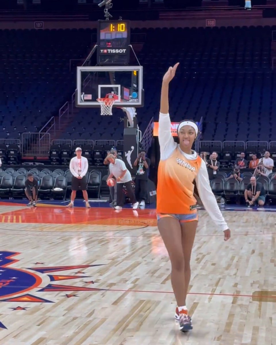 TheSkyShowCHI's tweet photo. IT’S ALL STAR BARBIE YALL #CHIBARBIE #WNBAALLSTAR #ROOKI5👌🏽 https://t.co/u9j9eEW4PD
