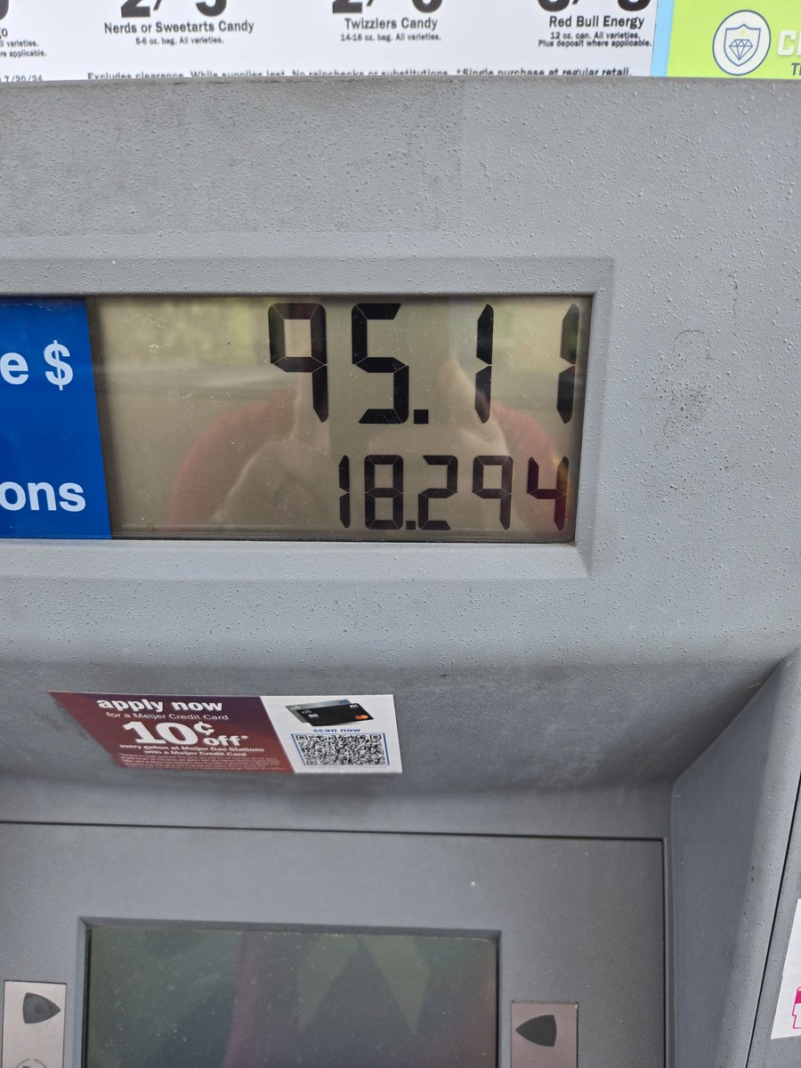heddcub1's tweet photo. I would like to personally thank Joe Biden, J.B. Pritzker and the State of Illinois for the price of gasoline. 
DRILL BABY, DRILL!!!!!!
#Trump2024 #MAGA https://t.co/c5izORxDVt