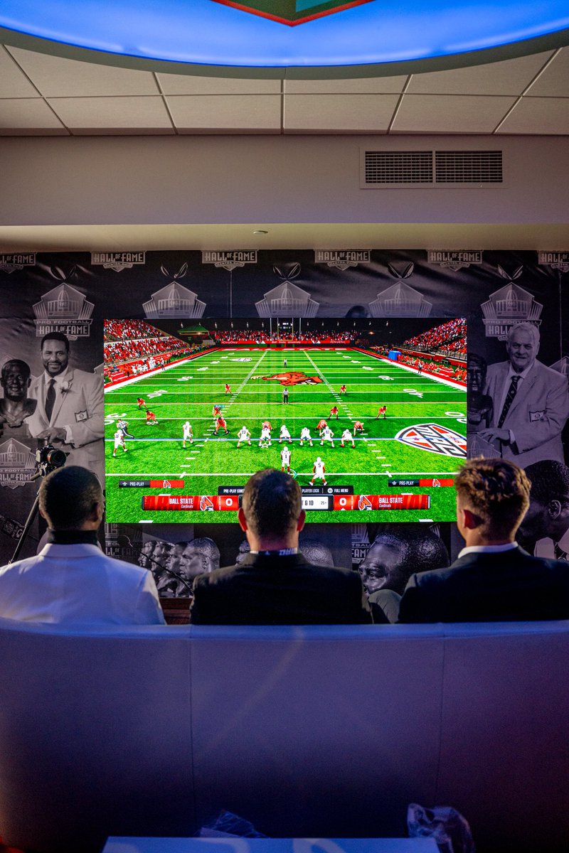 BallStateFB's tweet photo. In honor of #eacfb25 world launch day… 

We have TWO digital copies of the new @EASPORTSCollege game to giveaway to you, Cardinal fans! 🎮

Like this post and tag a friend in the comments for a chance to win‼️

#InTheGame https://t.co/OFgSpsWXLj