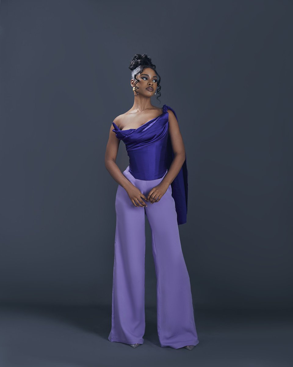 Wtaylor_ng's tweet photo. Shop The Desire set

Price: N40,000

The Desire set is a versatile two-piece set designed for modern women. It features a corset silk top , high-waisted crepe pants, and can be dressed up or down for any occasion.

Available in size 4-24
Shop via DM/ WhatsApp @+2347012797004 https://t.co/zobYfDMyXc