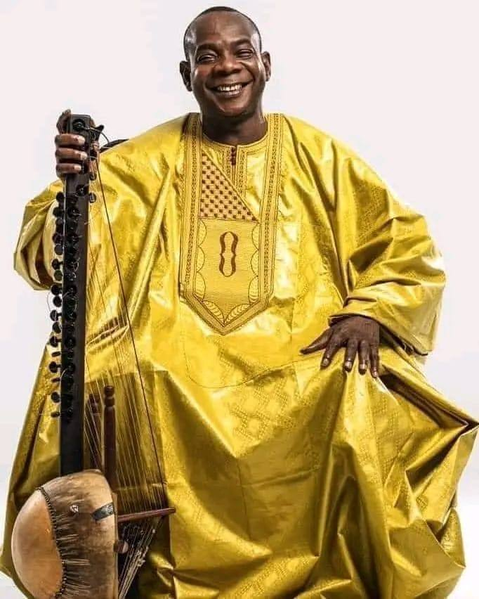 LexterieurInfo's tweet photo. Décès de Toumani Diabaté, survenu aujourd'hui à Bamako après une courte maladie. #RIP https://t.co/8mD5QJCOYE