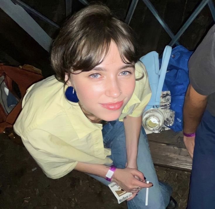 A fan once gave clairo a book titled 'Why smoking is bad for you' and clairo  broke down in tears, hugged her and said; “I'm so sorry”
