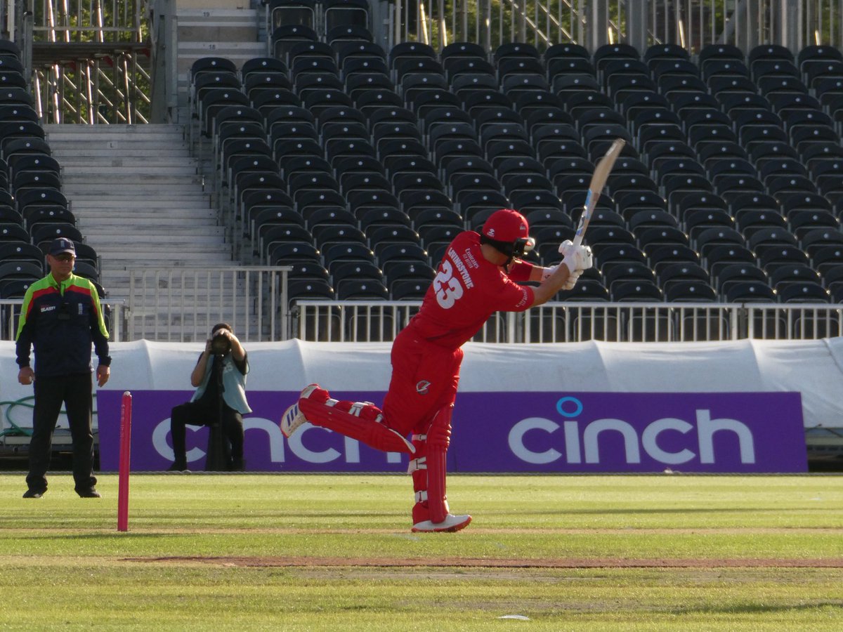 RedRoseRooster's tweet photo. Flamingo shot. 👏👏👏 ⁦@lancscricket⁩ https://t.co/NPSTK6nbTZ