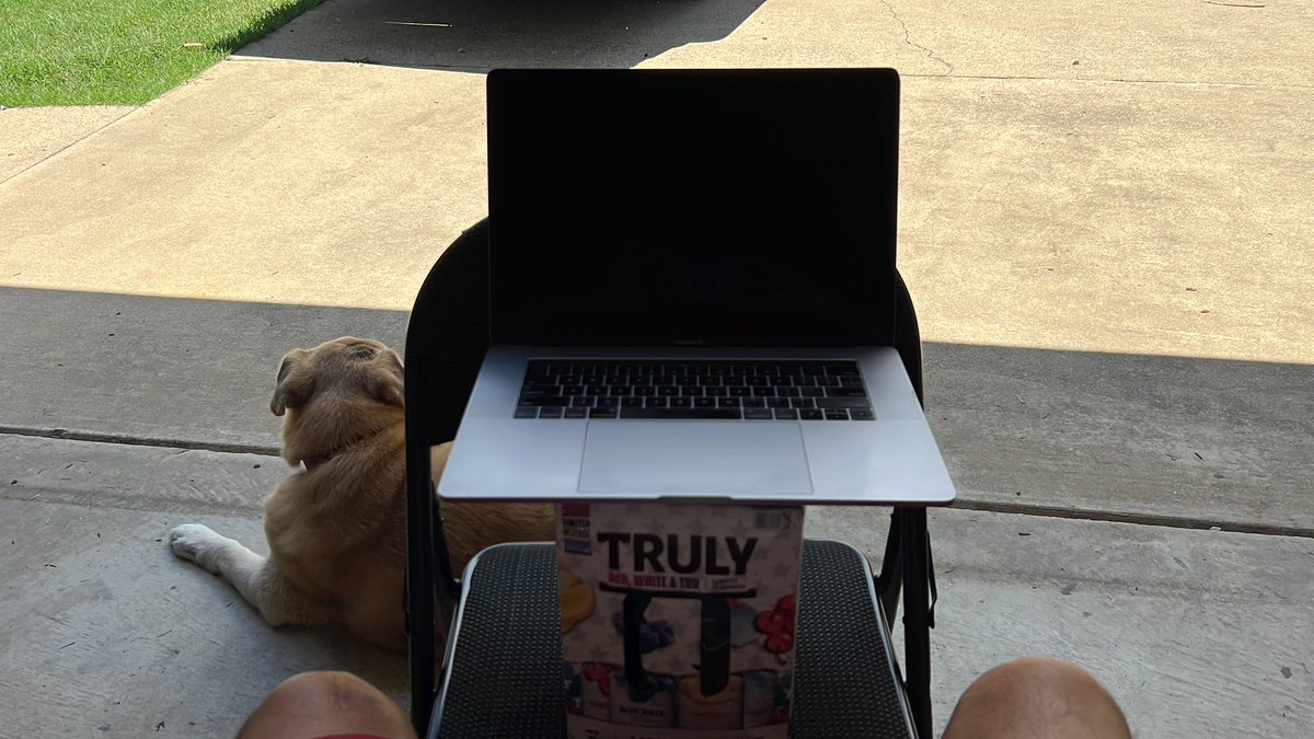 sihog's tweet photo. Make shift desk for customer call 
#creative 
#LittleRedRiver 
#WorkIsNeverDone https://t.co/Y8vJIB657u