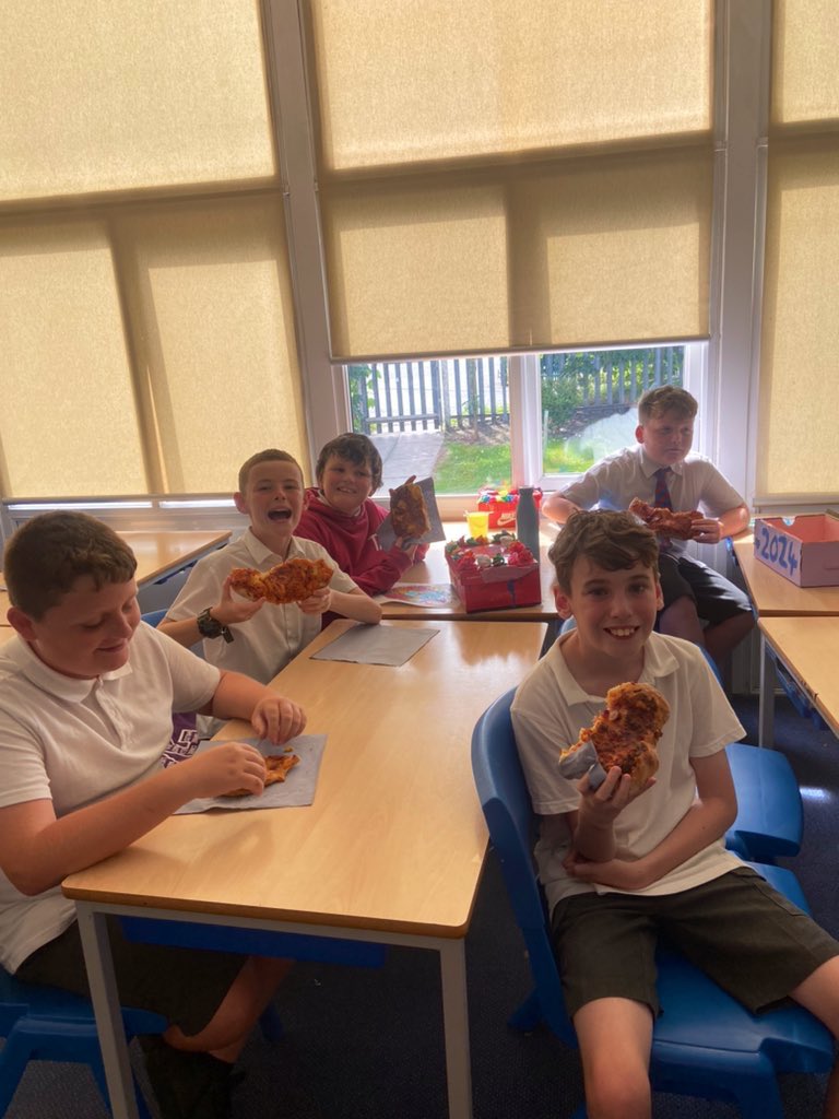 Ain’t no party like a pizza party! Today, Year 6 made pizza’s to conclude their ‘Come Dine with Me’ DT unit.🤪🍕🎉 #PizzaParty #RCPDT
