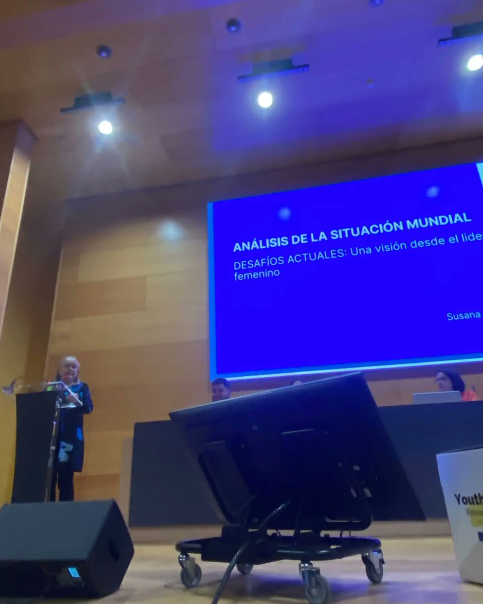 YouthGoalsRC's tweet photo. El 10 de abril tuvimos la oportunidad de realizar uno de nuestros diálogos estructurados con @SusanaMalcorra seguido de una ponencia sobre el uso de big data de parte de nuestras profesoras Ana Nieto y Nerea González en el campus Unamuno de la usal

¡Gracias por el espacio! https://t.co/EpInHM4afE
